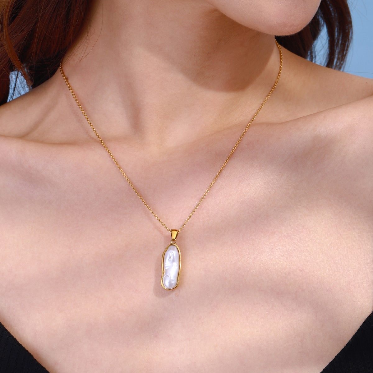 Pearl necklace accessory: A lightweight and luxurious high-end clavicle chain