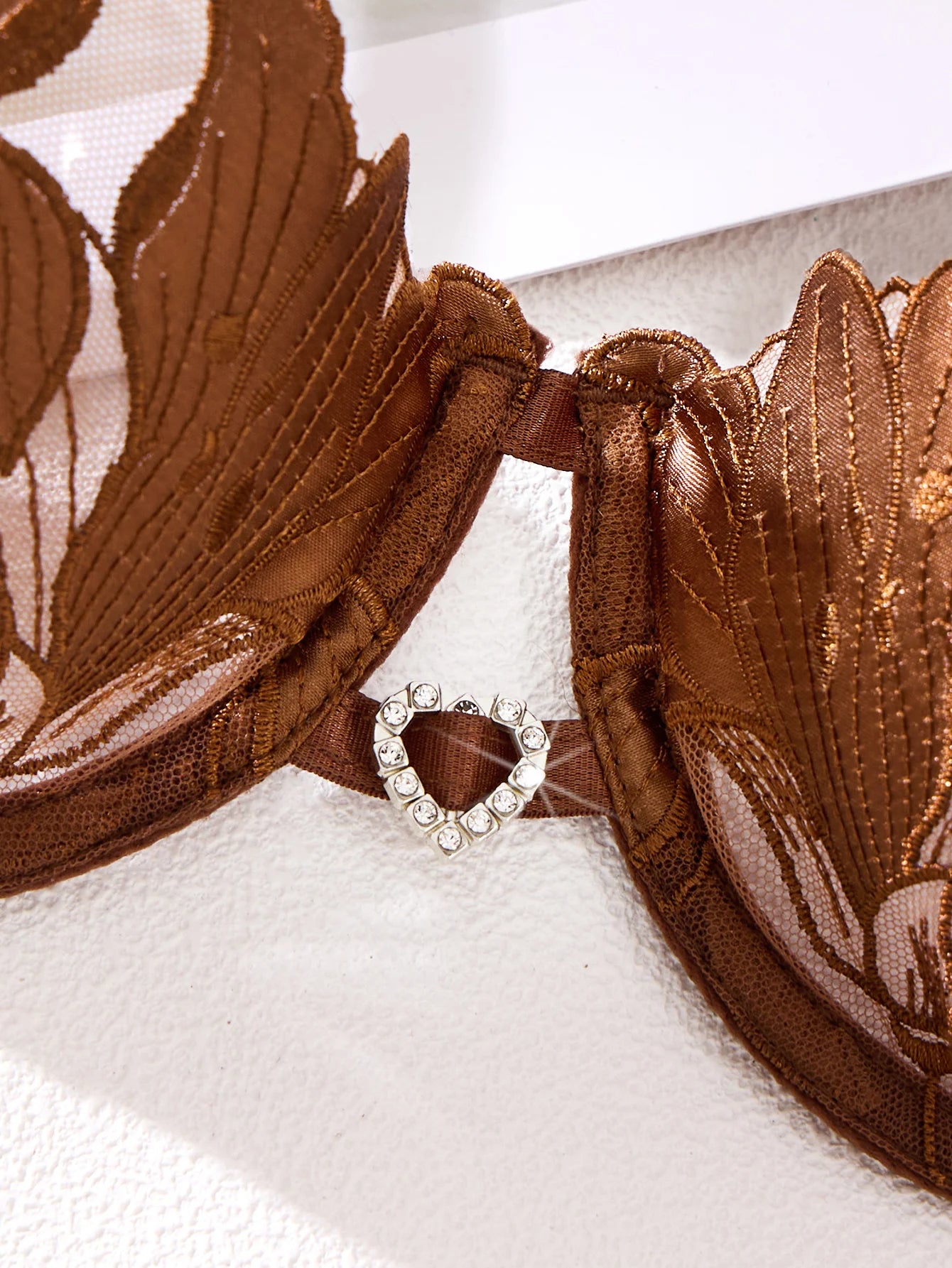 Ensemble pyjama imprimé brodé couleur café - Un ensemble avec un motif floral adapté aux femmes, un soutien-gorge sexy ZA824031