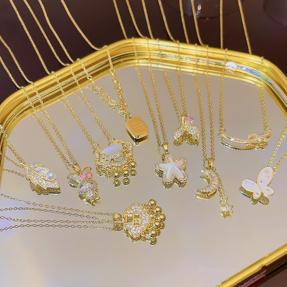 Niche design titanium steel clavicle chain with a touch of sophistication