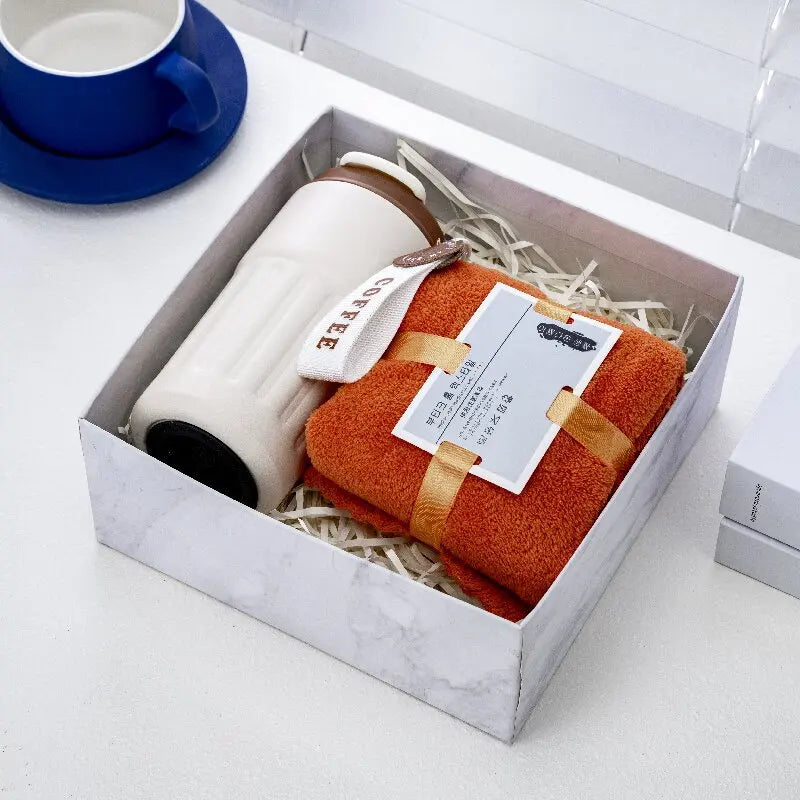Réunion annuelle Anniversaire Business GiftSet ThermosCup Gift Box CompanyEvent SouvenirGifts personnalisés pour les clients et les employés