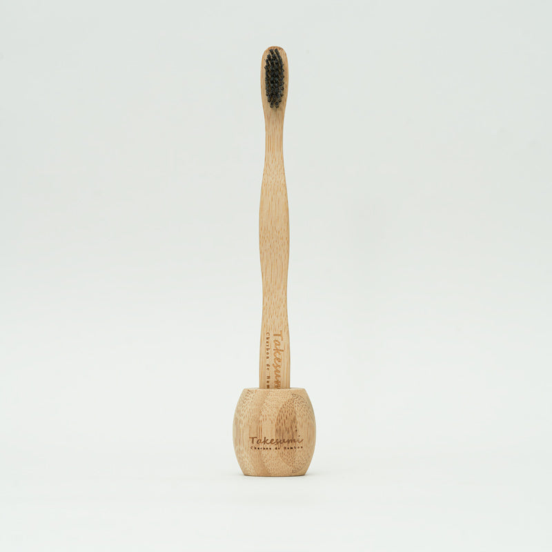 Brosse à dents en bambou infusée au charbon de bambou