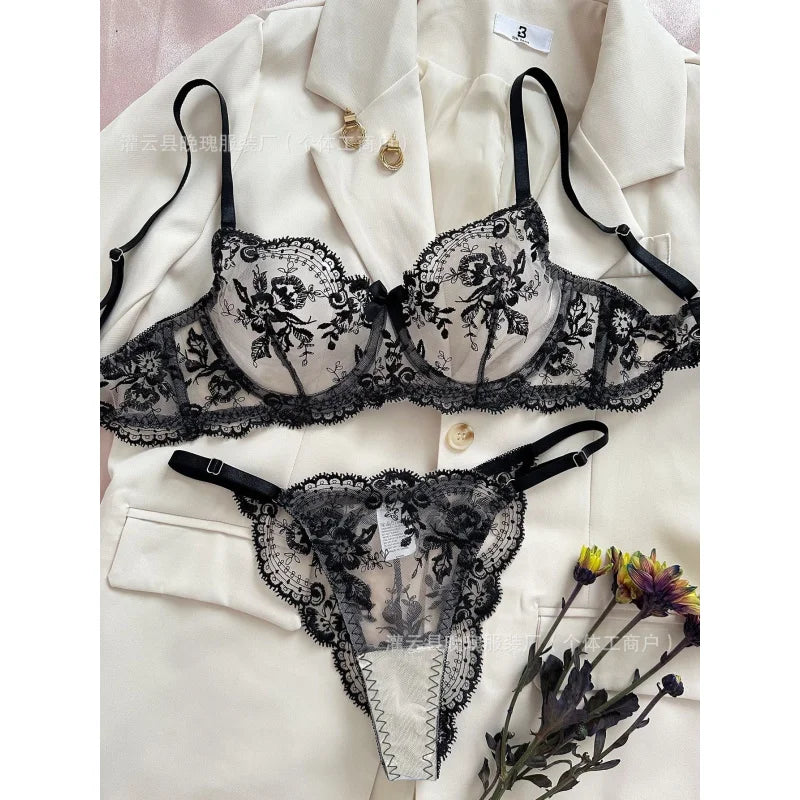Vente chaude Sexy Lingerie Broderie florale Sheer Mesh Sexy Confortable Élégant Ensemble de lingerie
