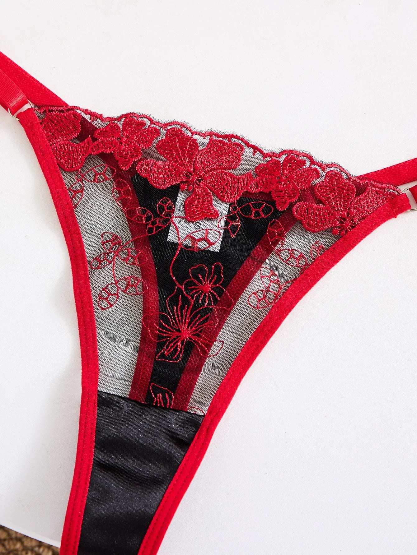 Ensemble de sous-vêtements respirants confortables semi-transparents brodés en forme de cœur rouge vin pour femmes, adapté