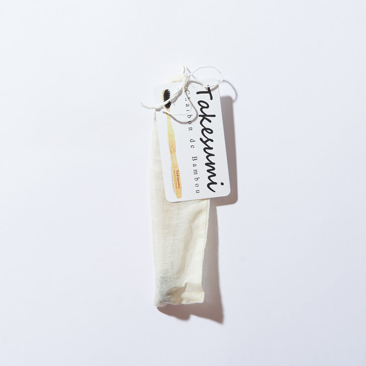 Brosse à dents en bambou infusée au charbon de bambou